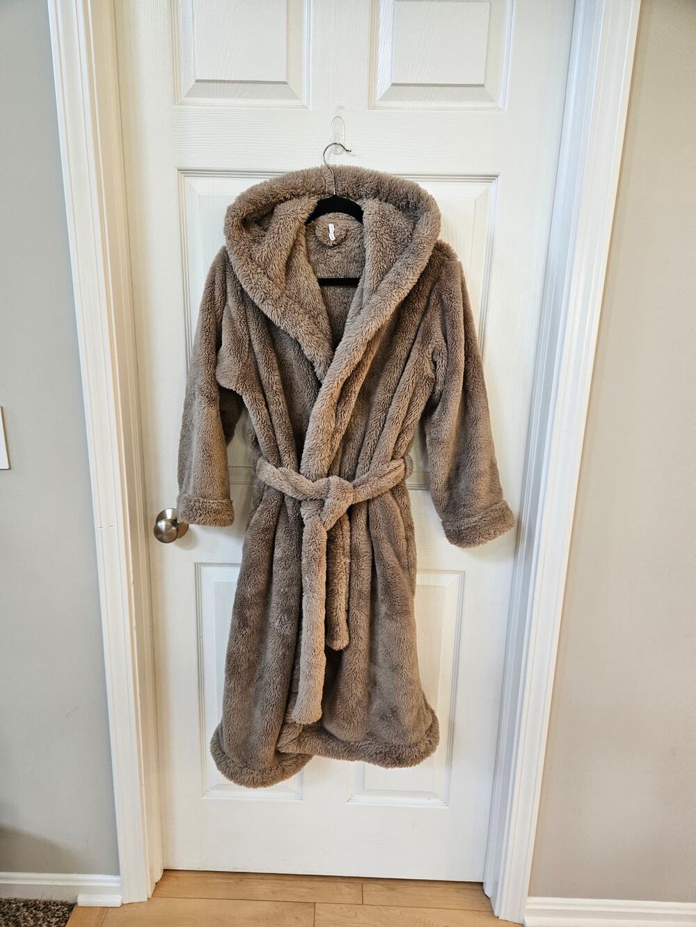 Pottery Barn Fireside Robe Small Taupe Plush Faux Fur Hooded Belted Cozy
